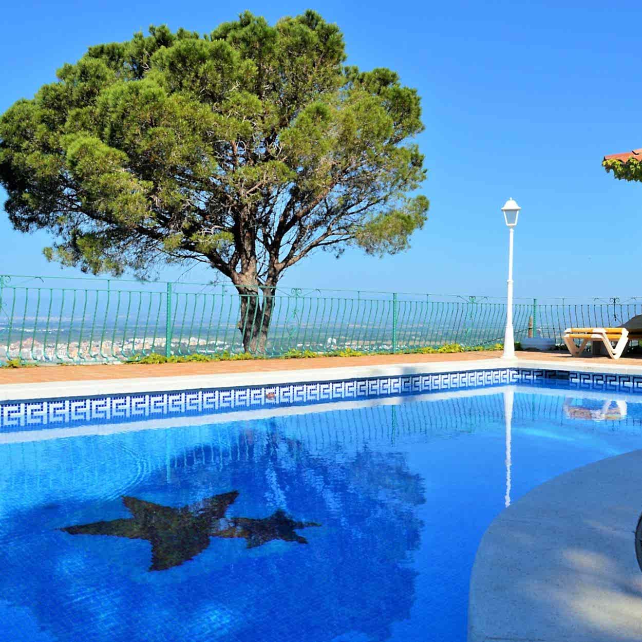 pool poolside relaxation swimming pool